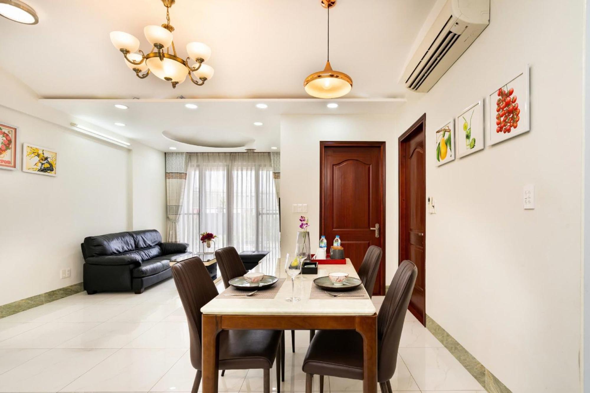 Căn hộ Cozy 3-br In The Center Of District 7 *