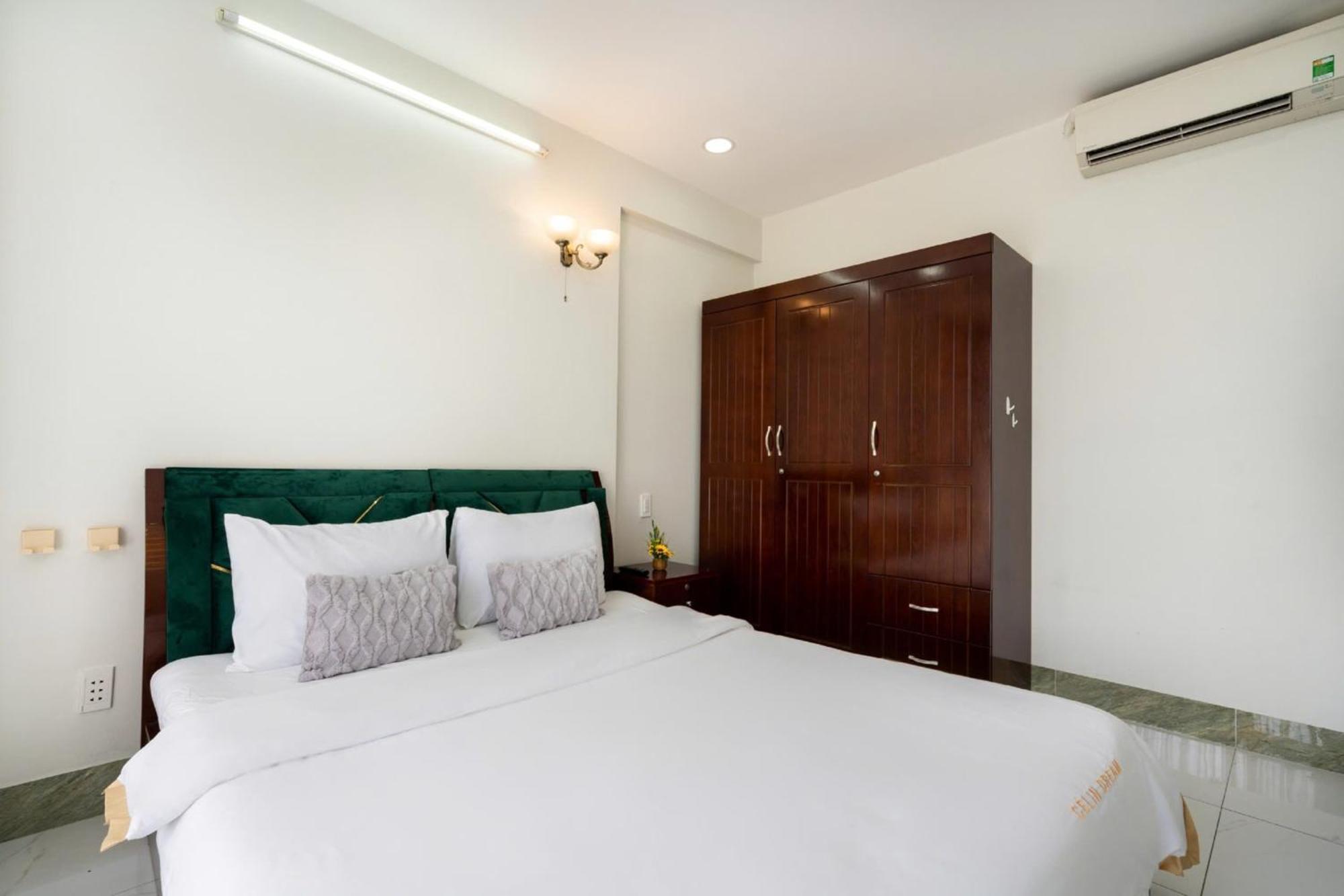 Cozy 3-br In The Center Of District 7 * TP. Hồ Chí Minh